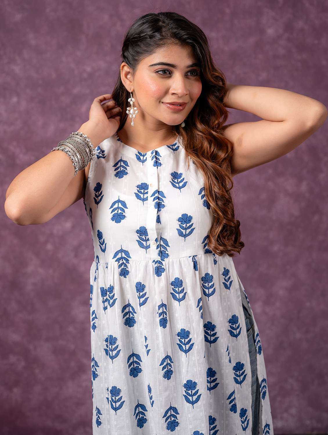 women printed sleeveless a-line kurta - 22550289 -  Standard Image - 1