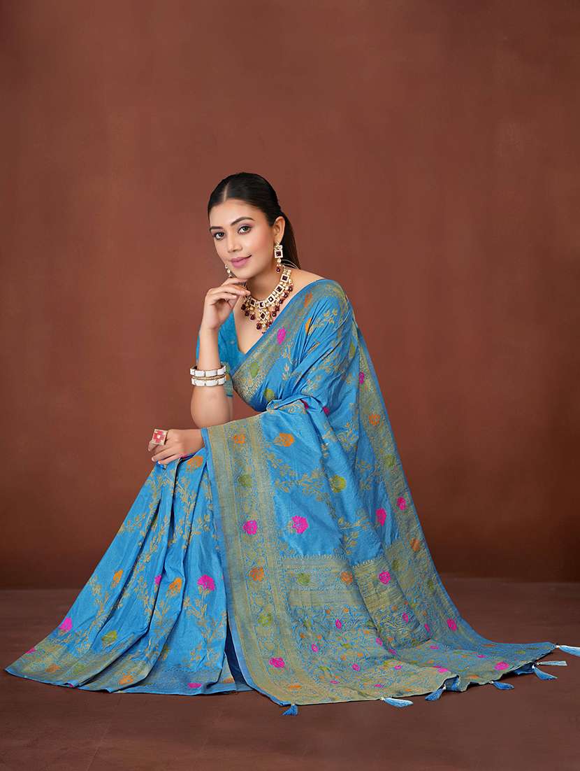 women self design banarasi saree with blouse - 22550383 -  Standard Image - 4