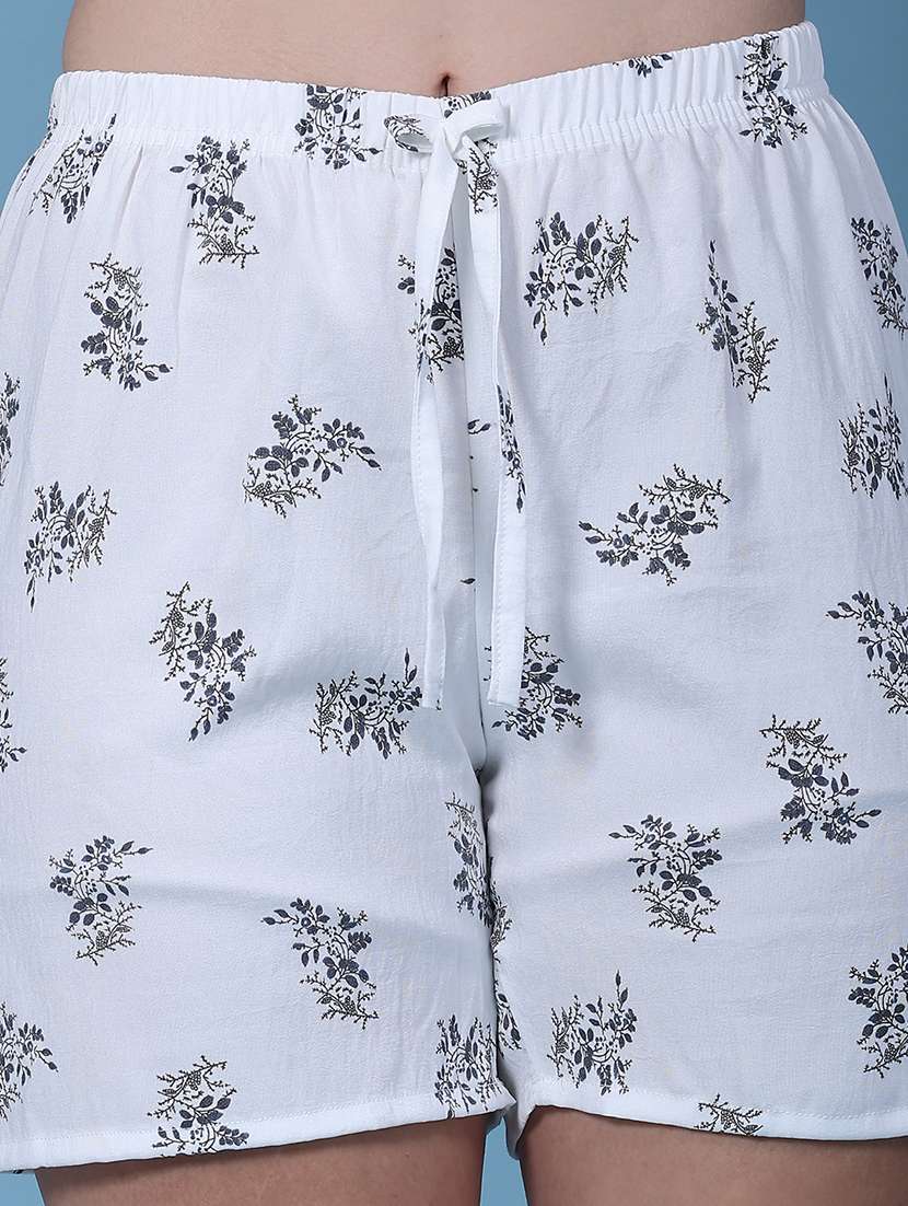 Women Printed Mid Rise Regular Fit Shorts - 22550802 -  Standard Image - 1