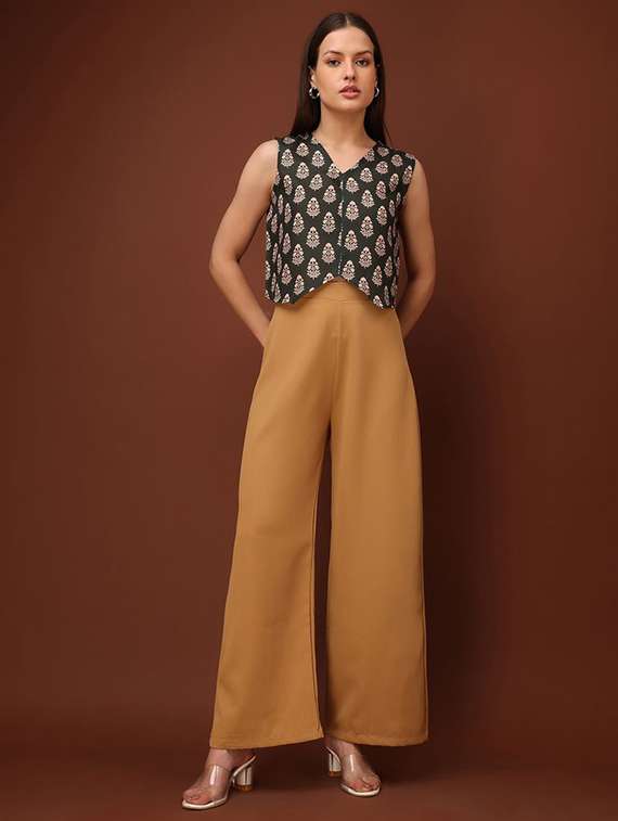 green cotton blend crop top - 22553640 -  Standard Image - 4