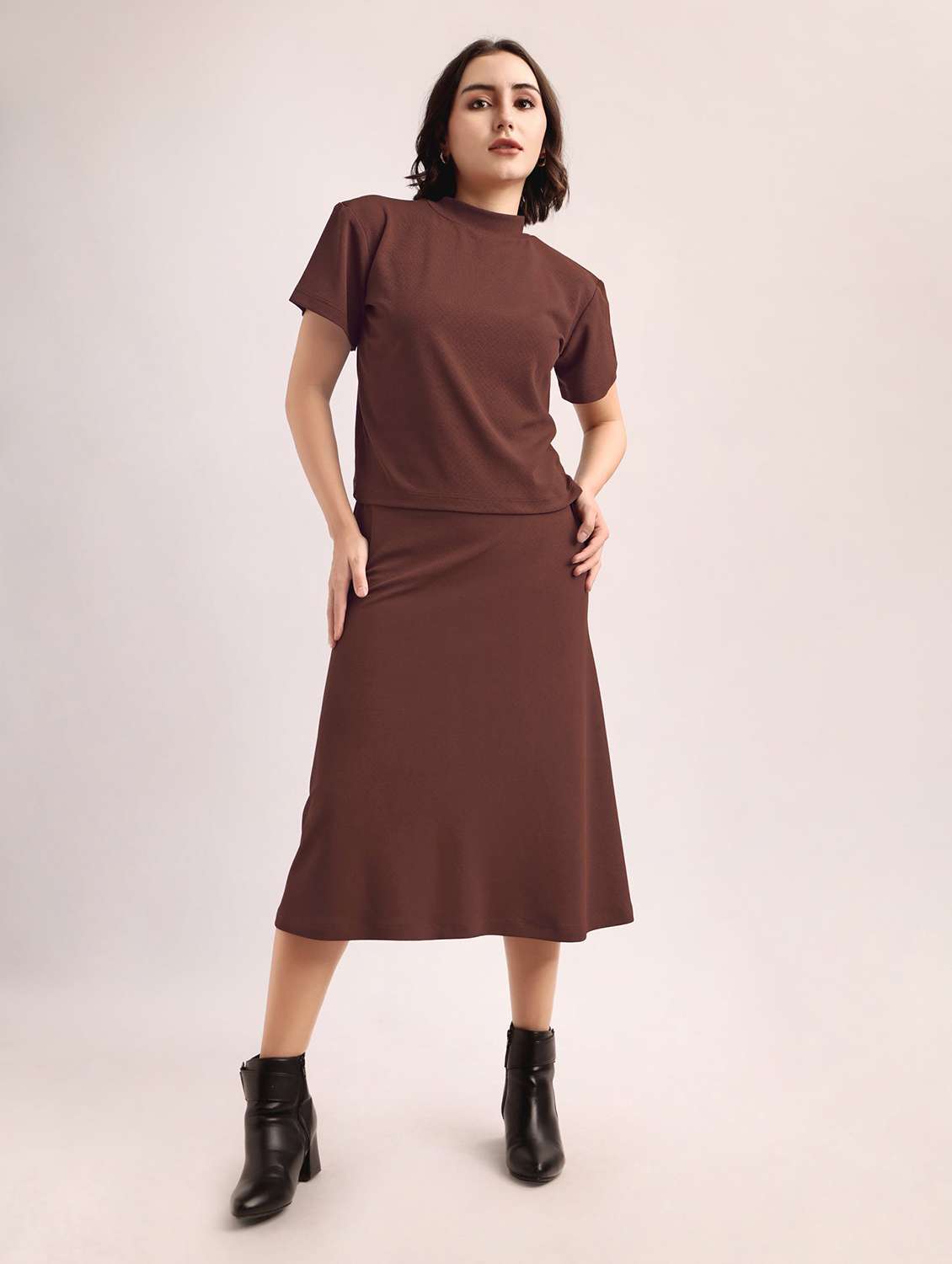 women solid short sleeves top and skirt set