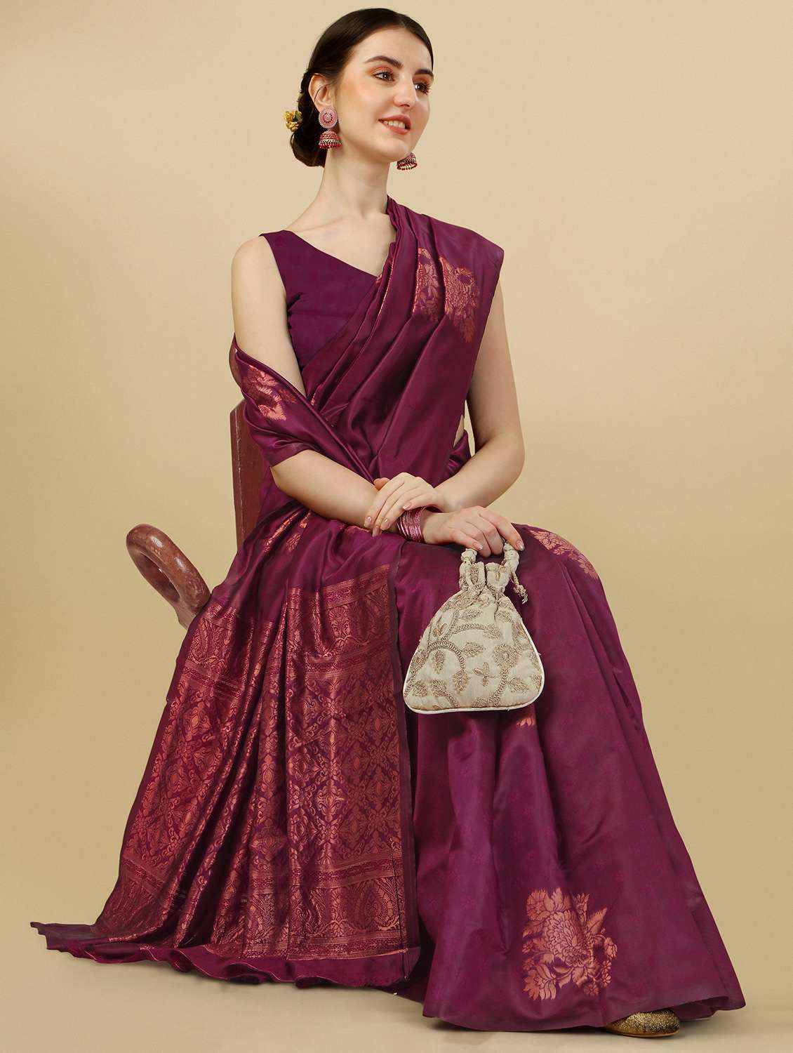 Women Self Design Banarasi Saree With Blouse - 22554546 -  Standard Image - 4