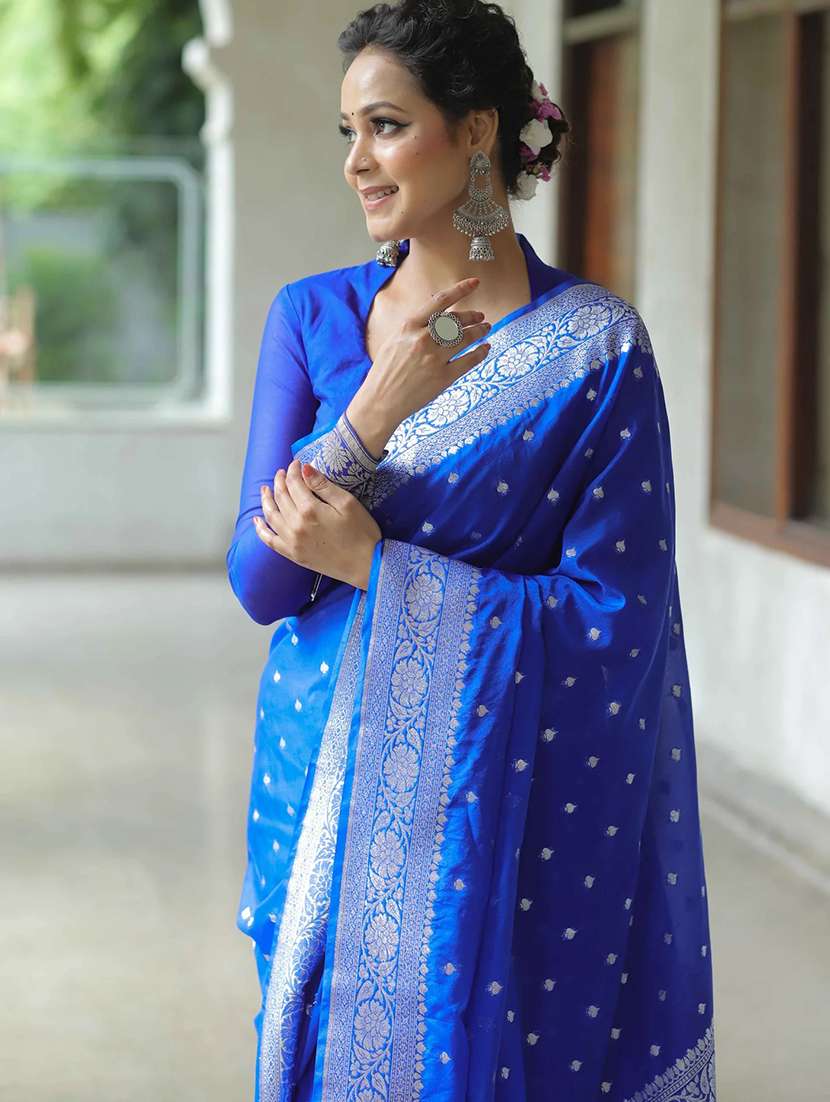 women self design banarasi saree with blouse - 22554576 -  Standard Image - 4