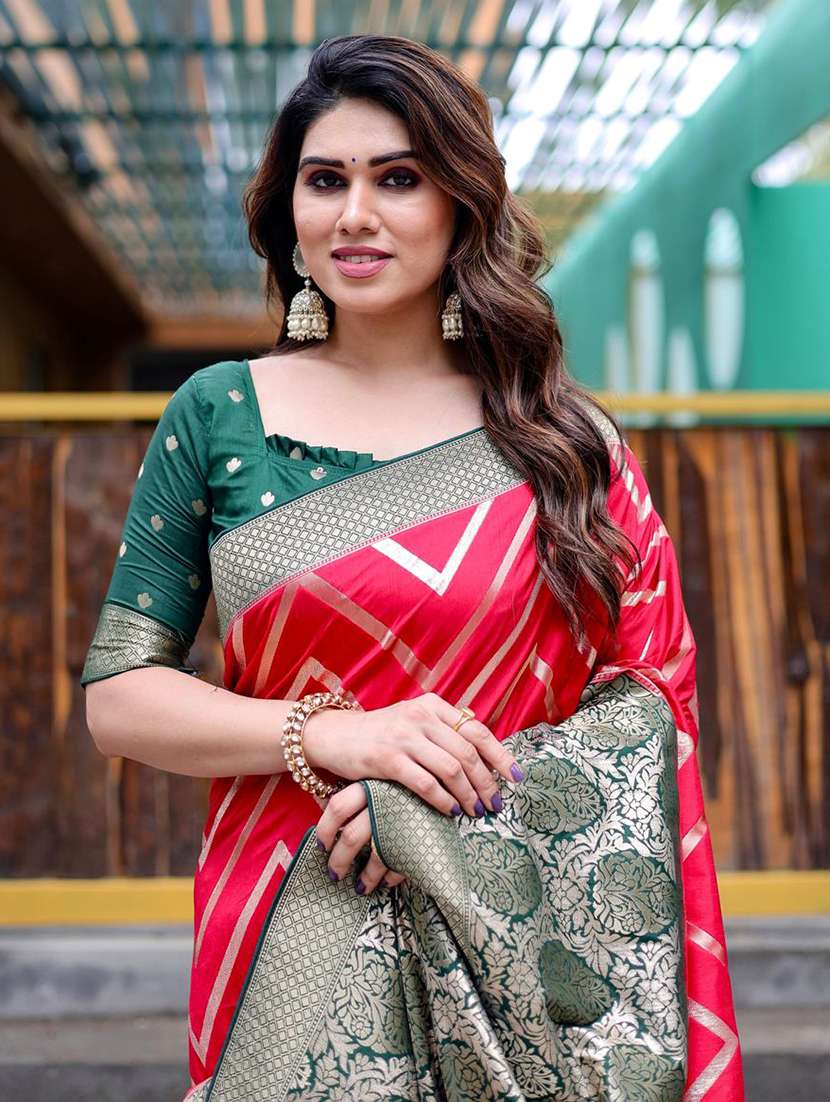 women self design banarasi saree with blouse - 22554596 -  Standard Image - 1