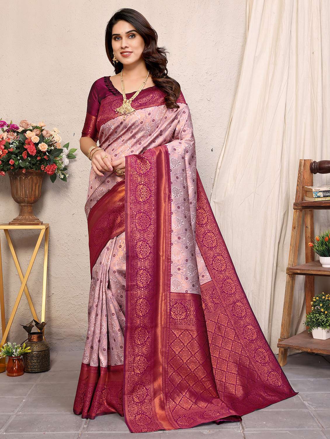 Women Self Design Banarasi Saree With Blouse - 22554611 -  Standard Image - 1