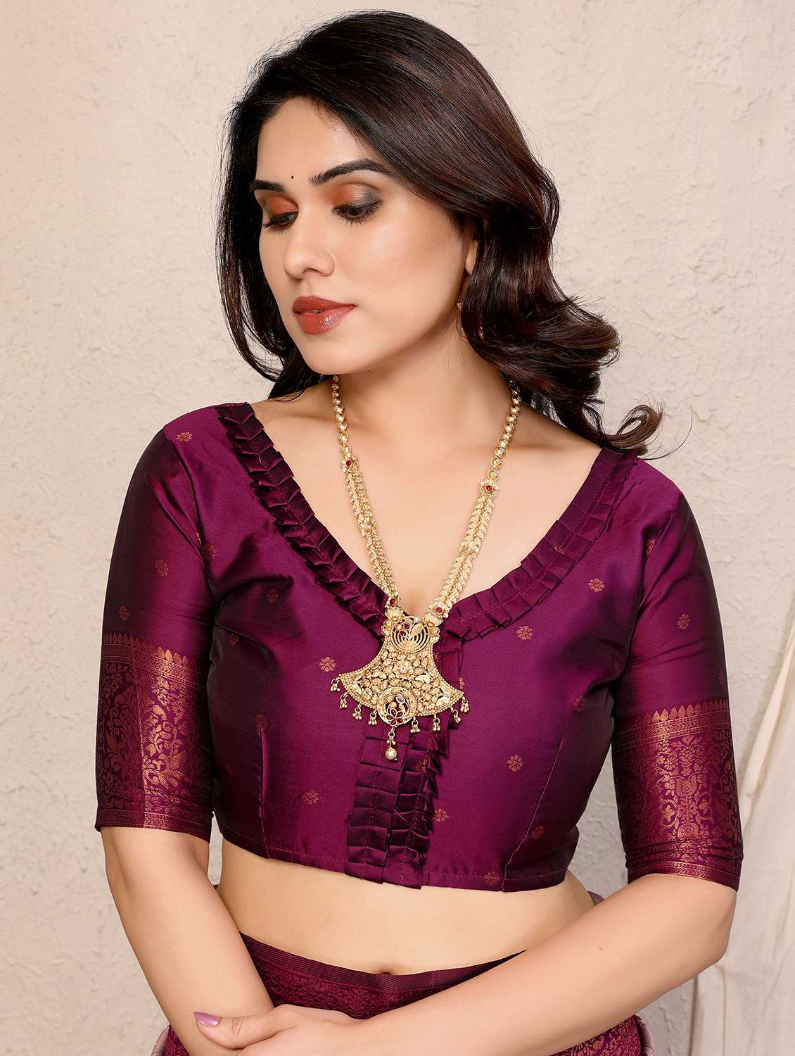 Women Self Design Banarasi Saree With Blouse - 22554611 -  Standard Image - 4