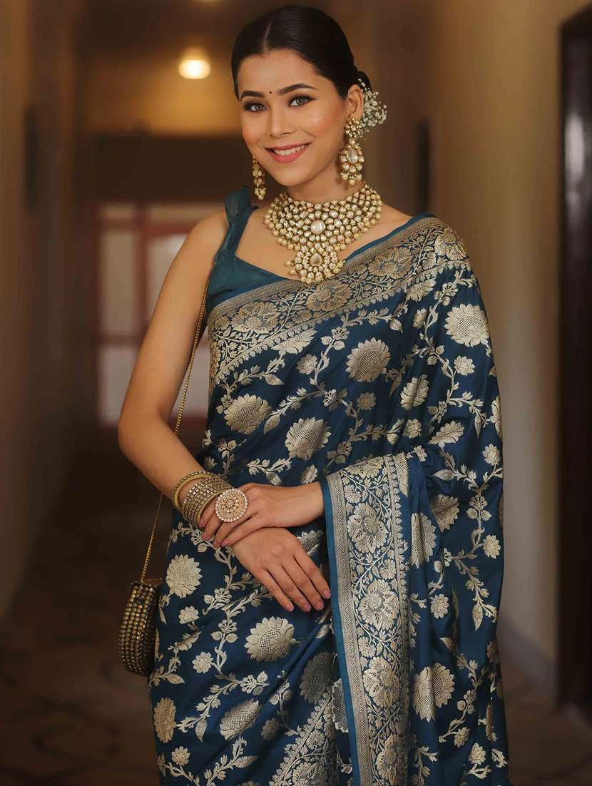 women self design banarasi saree with blouse - 22554659 -  Standard Image - 1
