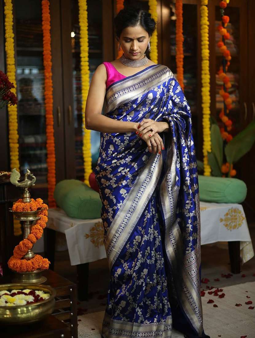 women self design banarasi saree with blouse - 22554681 -  Standard Image - 1