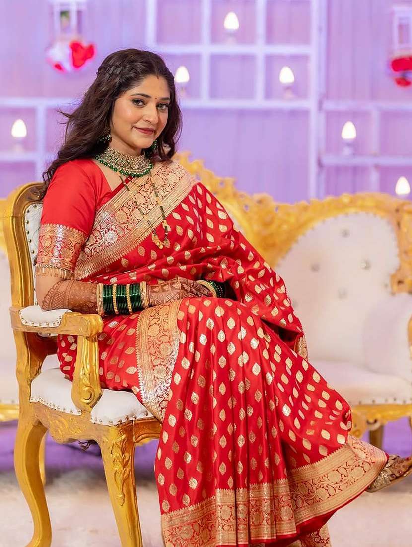 women self design banarasi saree with blouse - 22554683 -  Standard Image - 4
