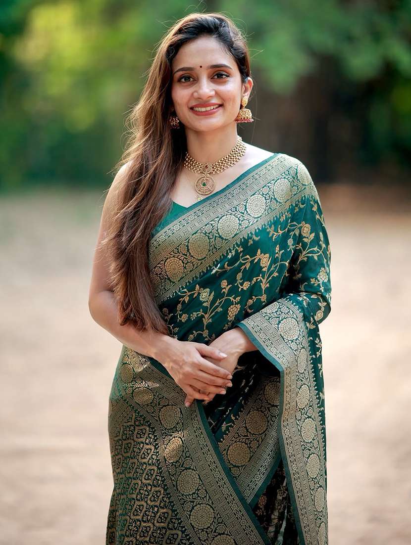 women self design banarasi saree with blouse - 22554708 -  Standard Image - 1