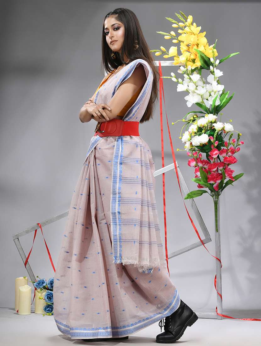 women self design handloom saree - 22554978 -  Standard Image - 4