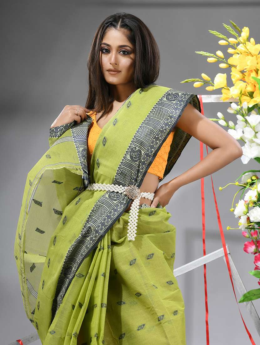 women self design handloom saree - 22554987 -  Standard Image - 1