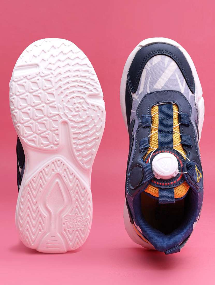 boys printed slip on sports shoes - 22556926 -  Standard Image - 4