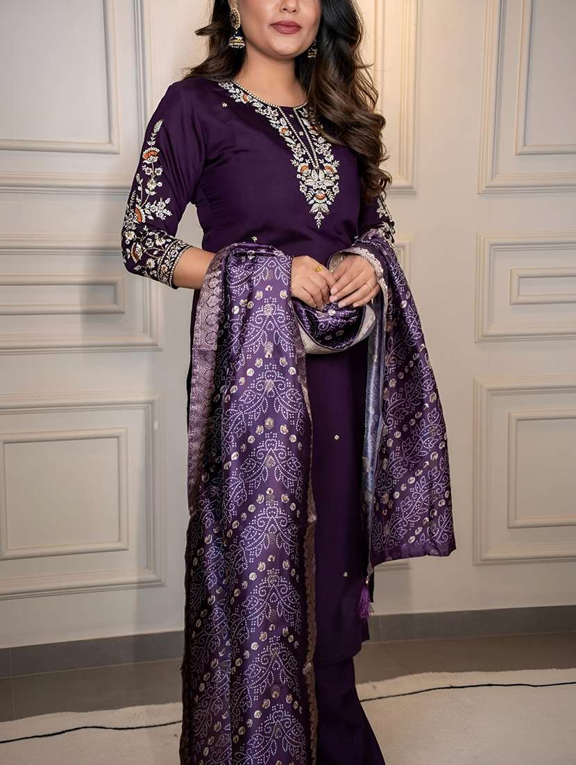 Women Embroidered Three Quarter Sleeve Kurta Pant With Dupatta Set - 22557201 -  Standard Image - 4