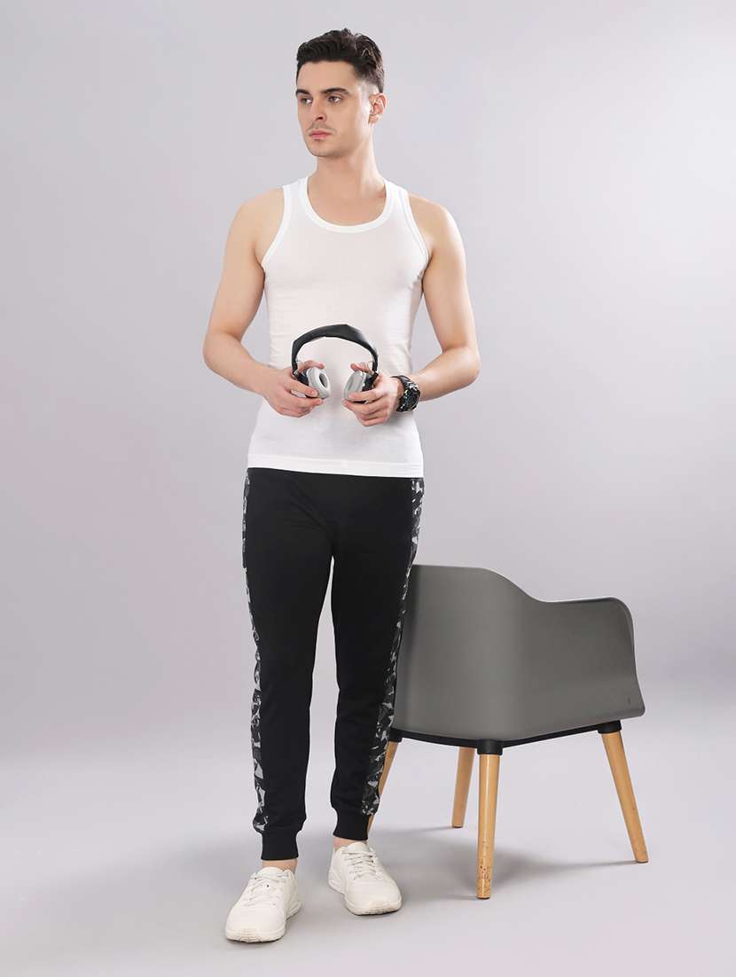 Men Pack Of 3 Solid Sleeveless Vest - 22557918 -  Standard Image - 4
