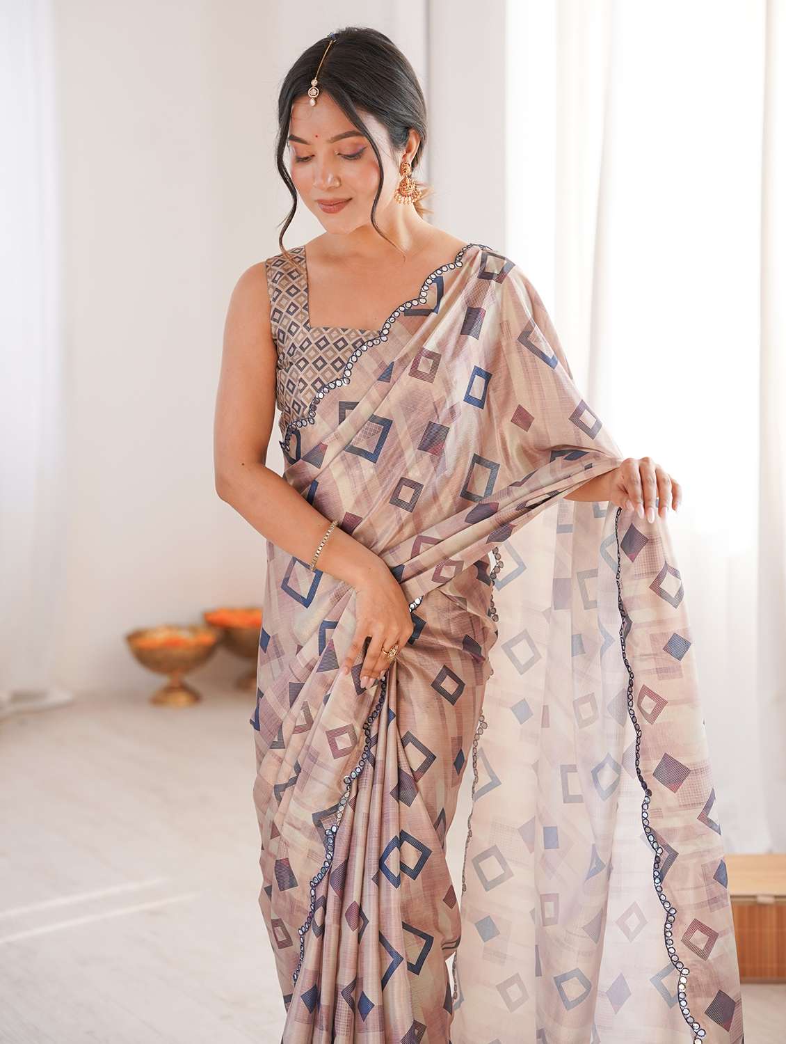 women printed casual wear saree with blouse - 22558234 -  Standard Image - 1
