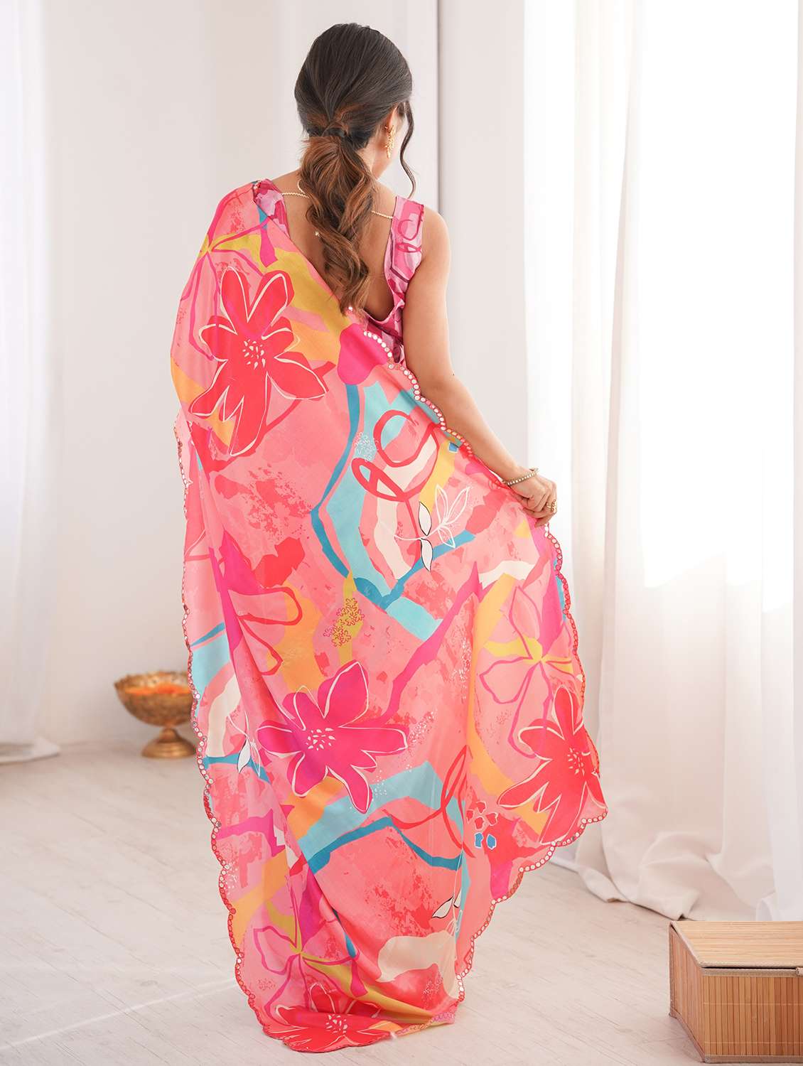 women printed casual wear saree with blouse - 22558238 -  Standard Image - 4