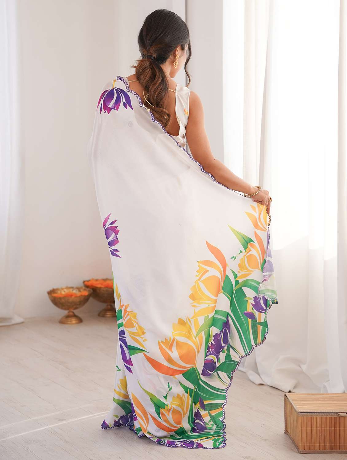 women printed casual wear saree with blouse - 22558239 -  Standard Image - 4