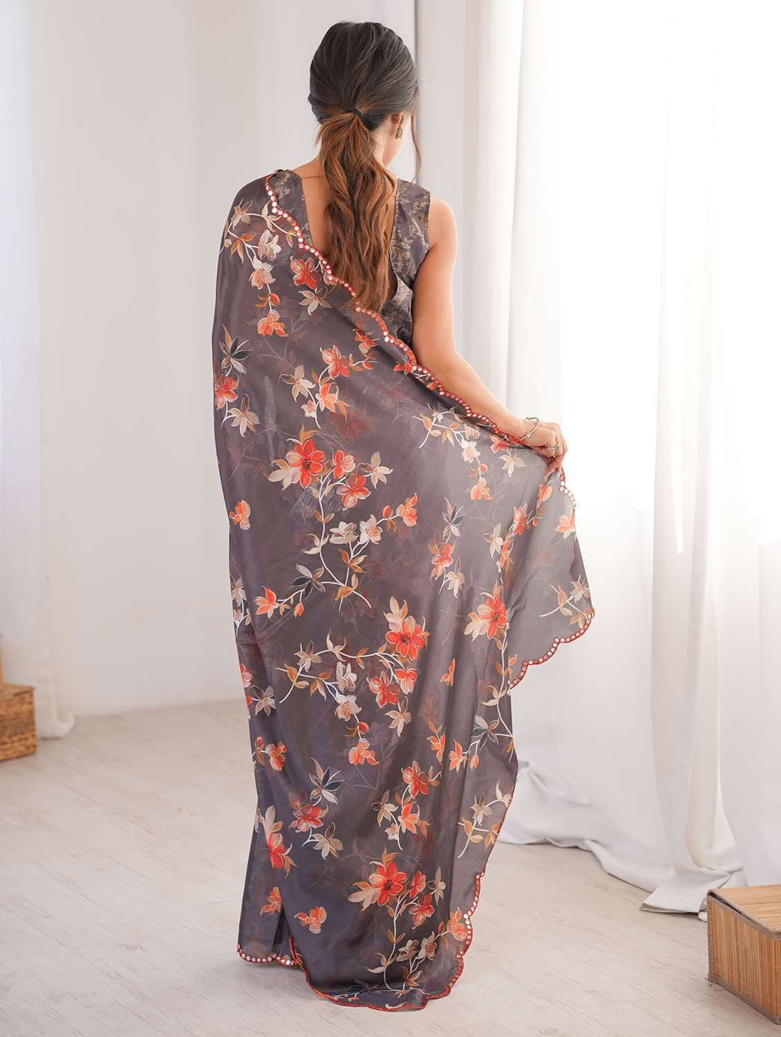 women printed casual wear saree with blouse - 22558253 -  Standard Image - 4