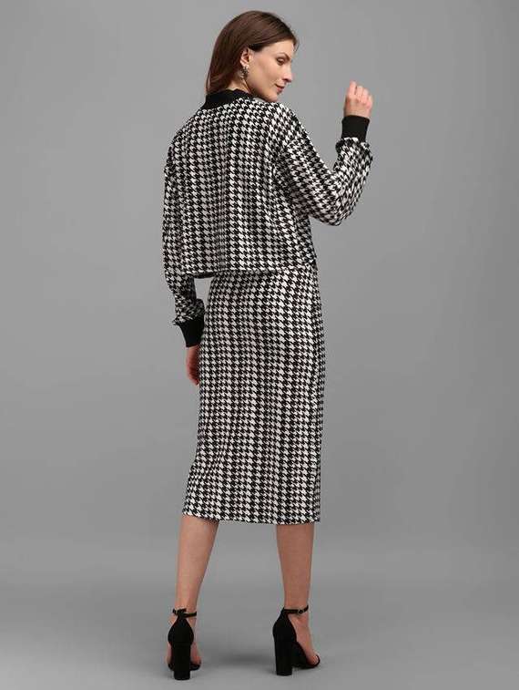 women printed long sleeves top and skirt co-ord set - 22558293 -  Standard Image - 4
