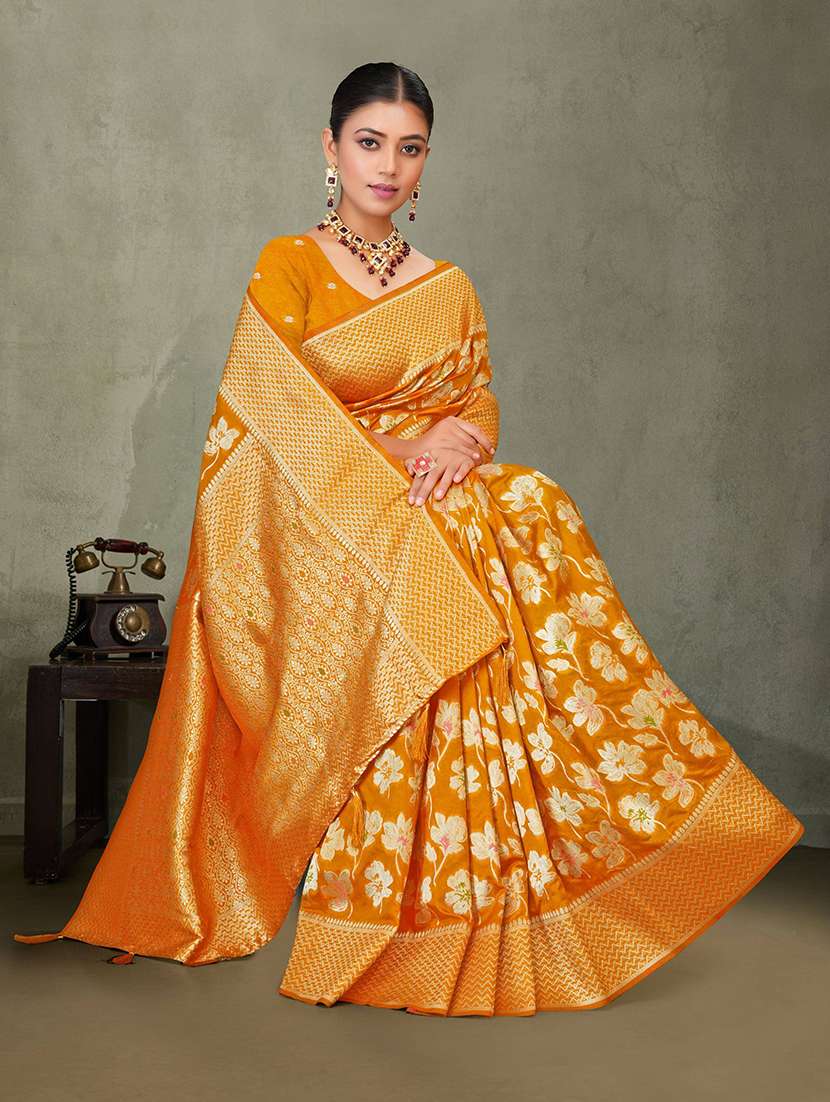 women self design banarasi saree with blouse - 22558366 -  Standard Image - 4