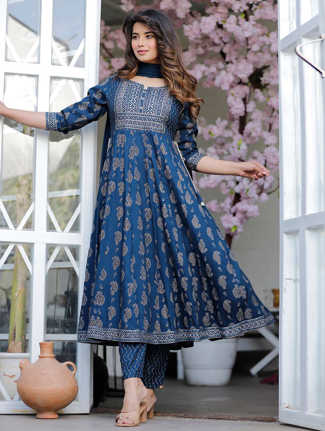 Women Printed Three Quarter Sleeve Kurta Pant With Dupatta Set - 22558672 -  Standard Image - 1