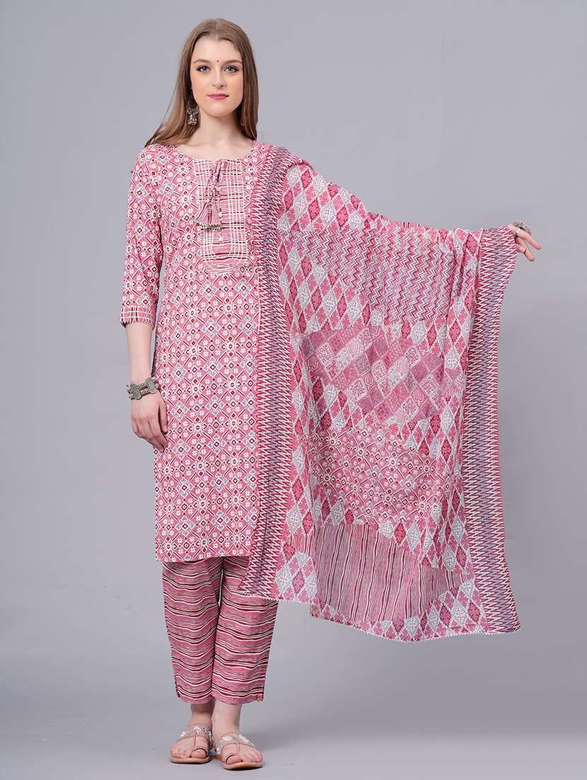 women printed three quarter sleeve kurta pant with dupatta set
