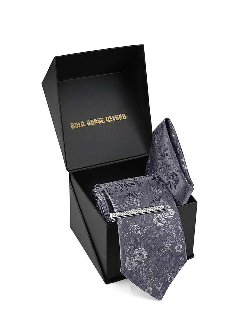 men necktie and pocket square gift box set - 22558720 -  Standard Image - 4