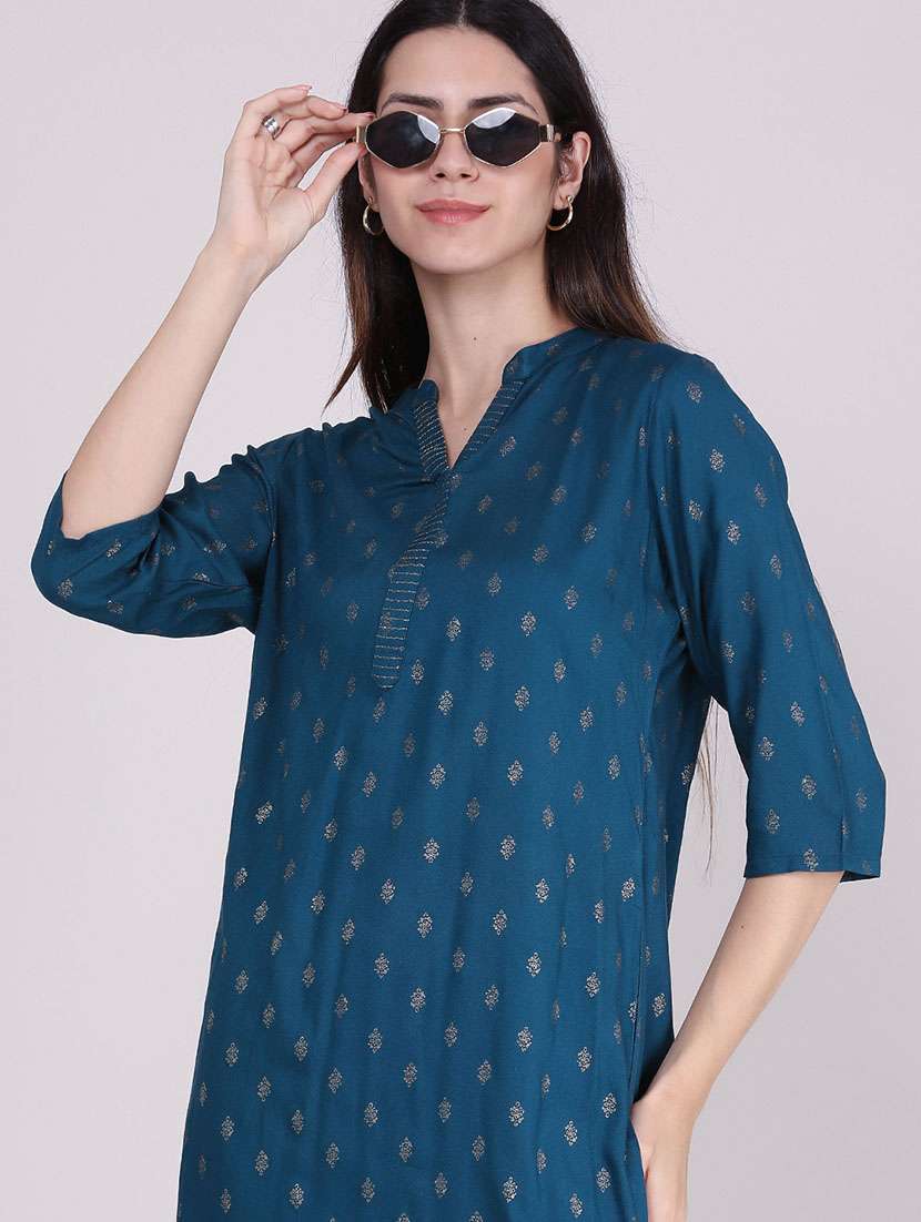 women printed three quarter sleeve straight kurta