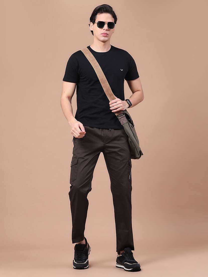 men solid mid rise regular fit cargo  - 22562323 -  Standard Image - 4