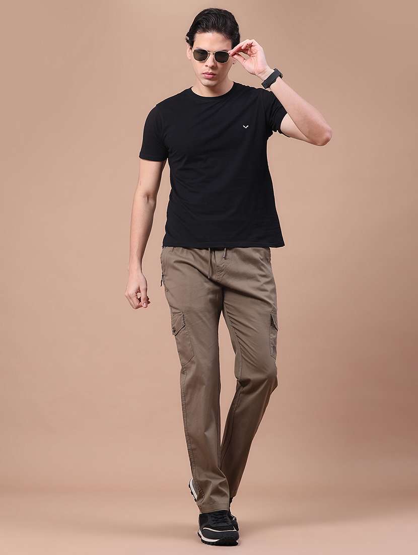 men solid mid rise regular fit cargo  - 22562328 -  Standard Image - 4