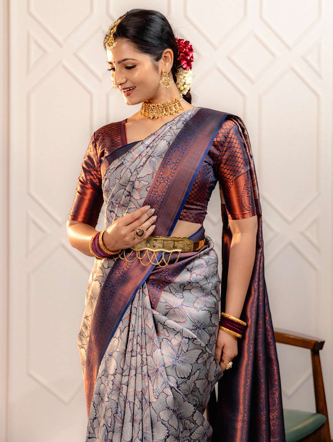 Women Self Design Banarasi Saree With Blouse - 22562773 -  Standard Image - 1