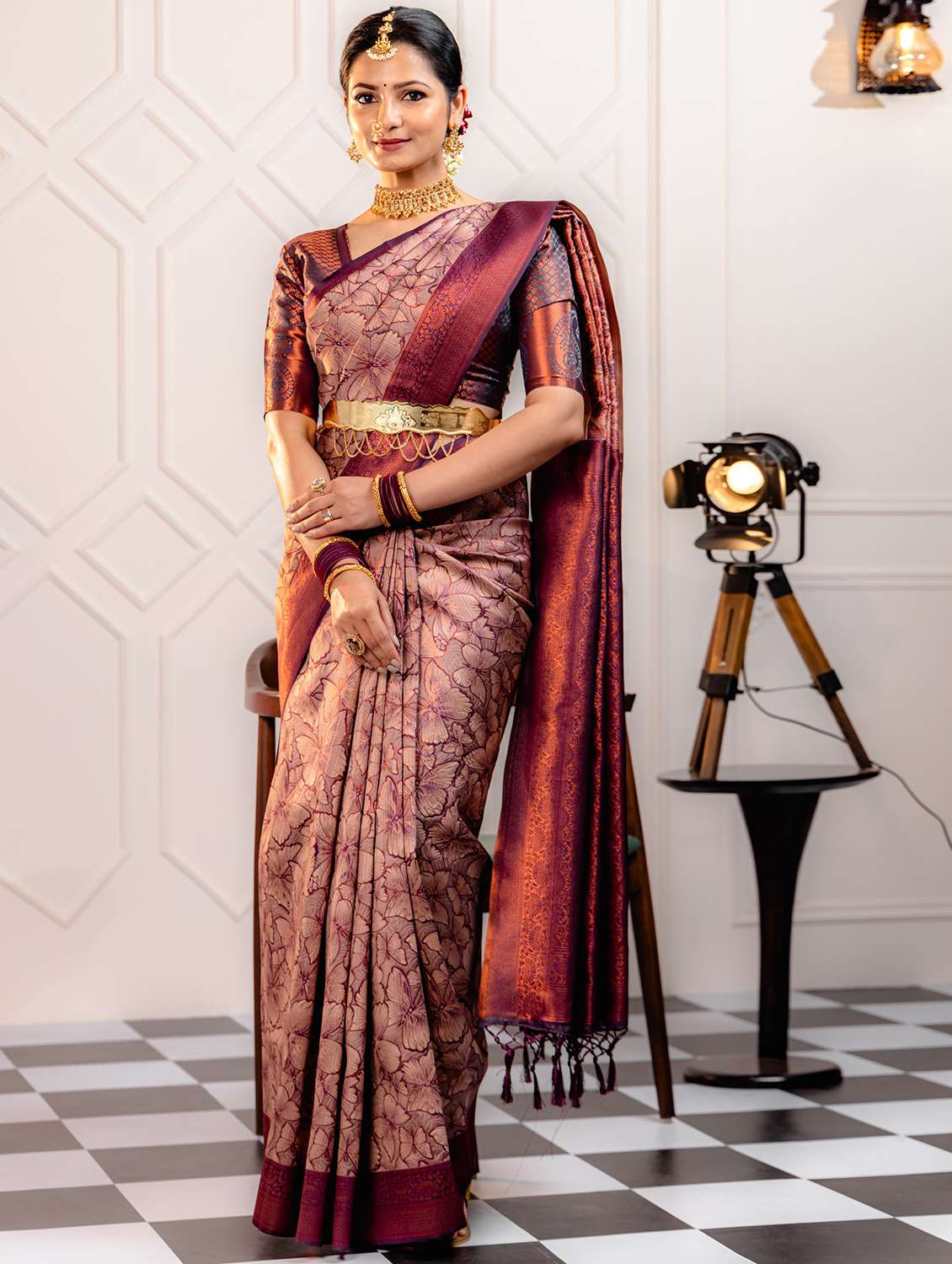 women self design banarasi saree with blouse - 22562774 -  Standard Image - 1