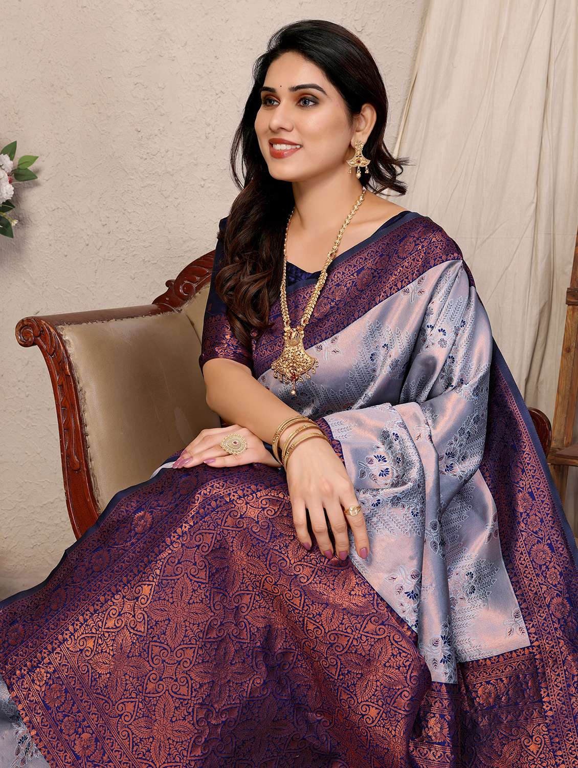 women self design banarasi saree with blouse - 22562782 -  Standard Image - 1