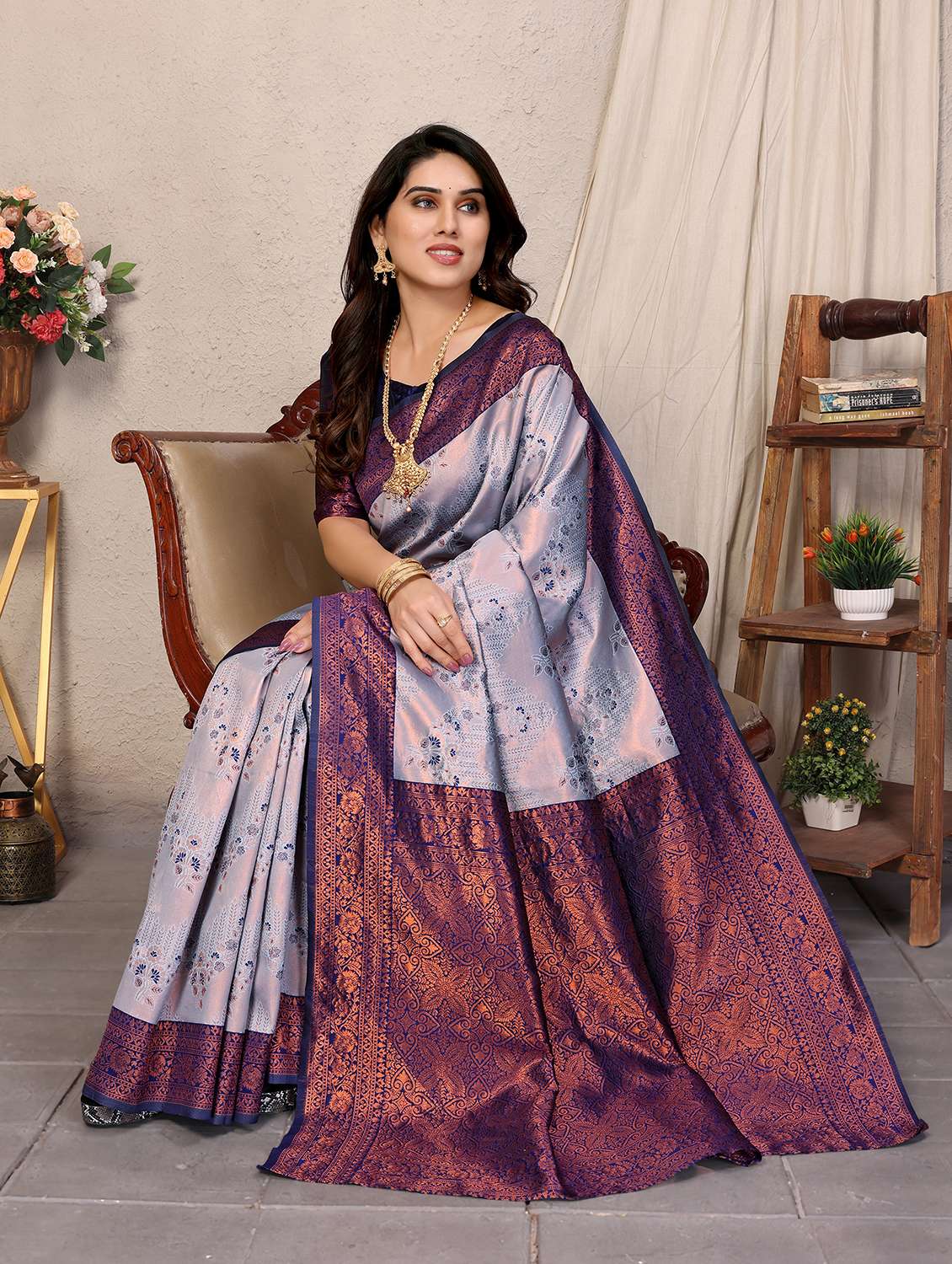 women self design banarasi saree with blouse - 22562782 -  Standard Image - 4