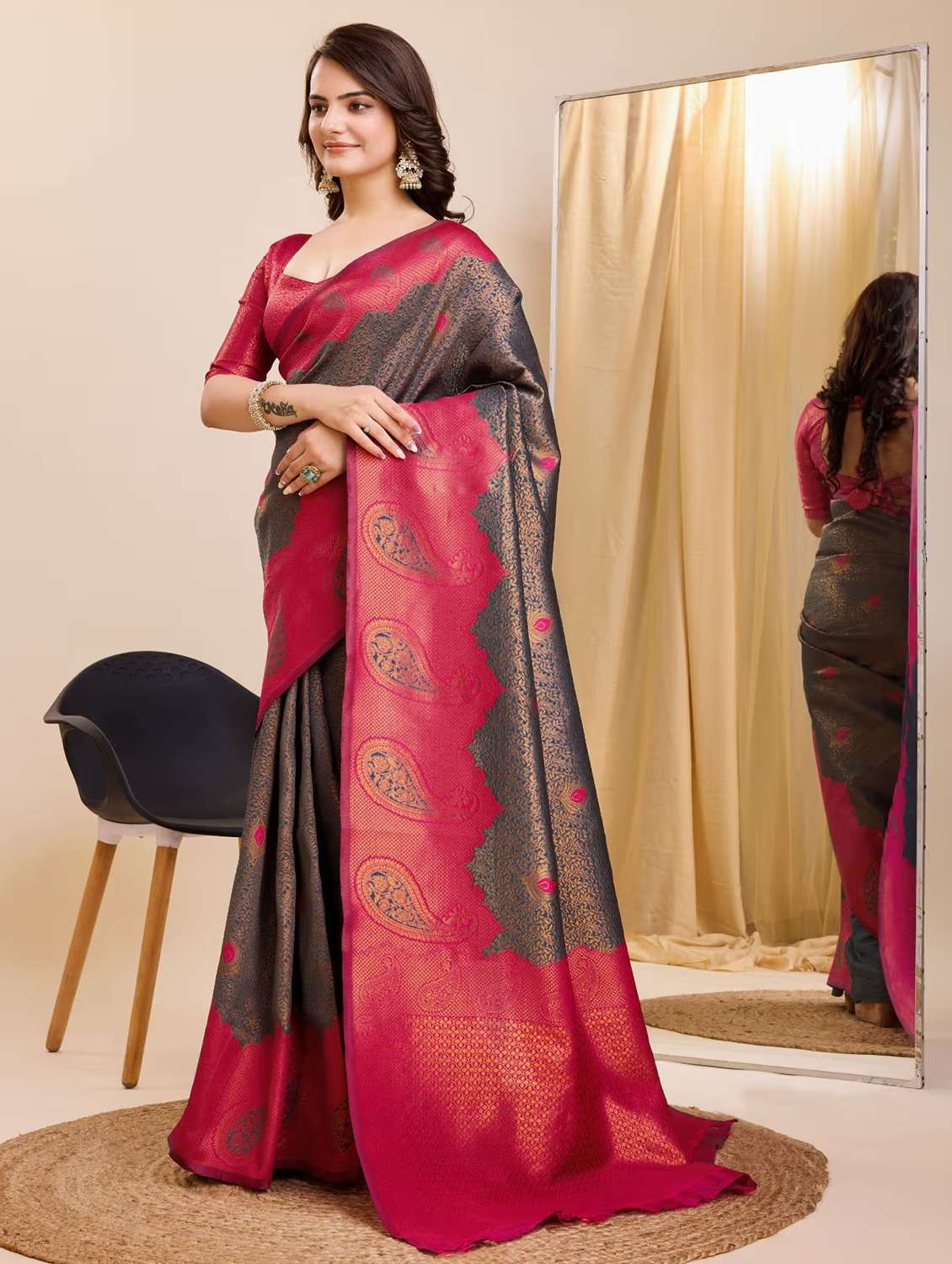 women self design banarasi saree with blouse - 22562815 -  Standard Image - 1