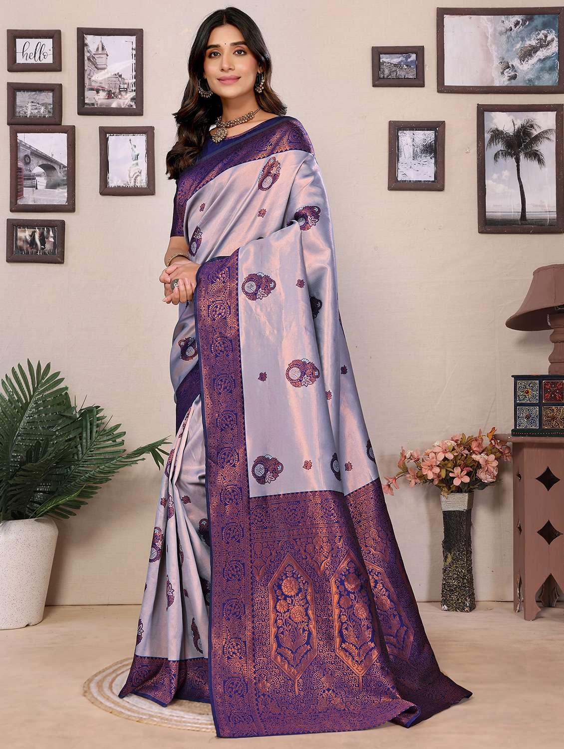 women self design banarasi saree with blouse - 22562821 -  Standard Image - 1