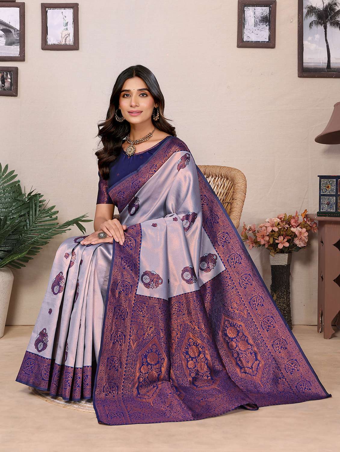women self design banarasi saree with blouse - 22562821 -  Standard Image - 4