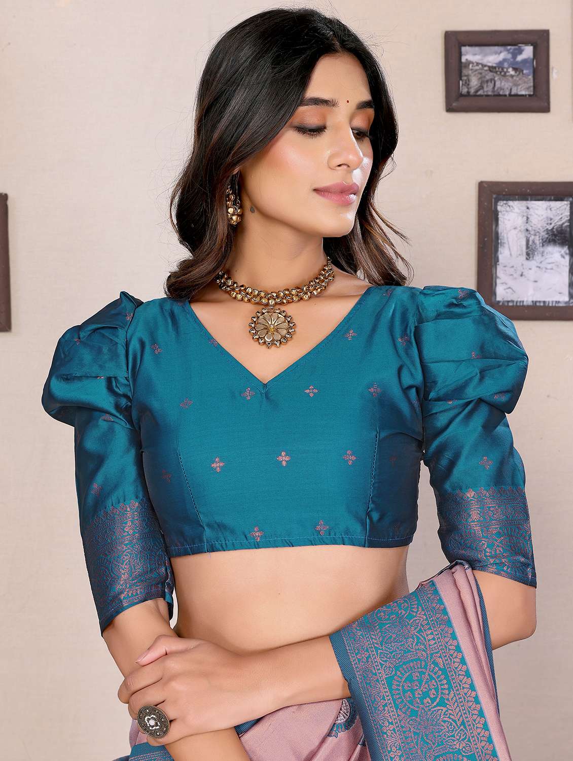 women self design banarasi saree with blouse - 22562825 -  Standard Image - 4