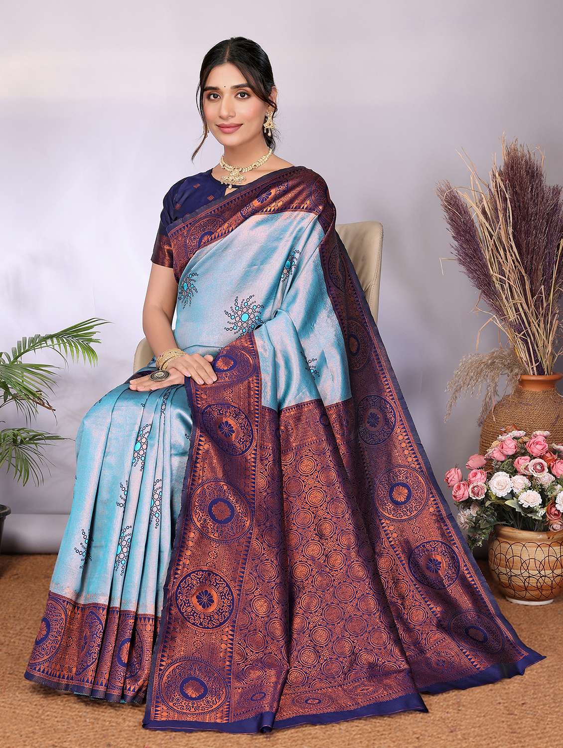women self design banarasi saree with blouse - 22562835 -  Standard Image - 4