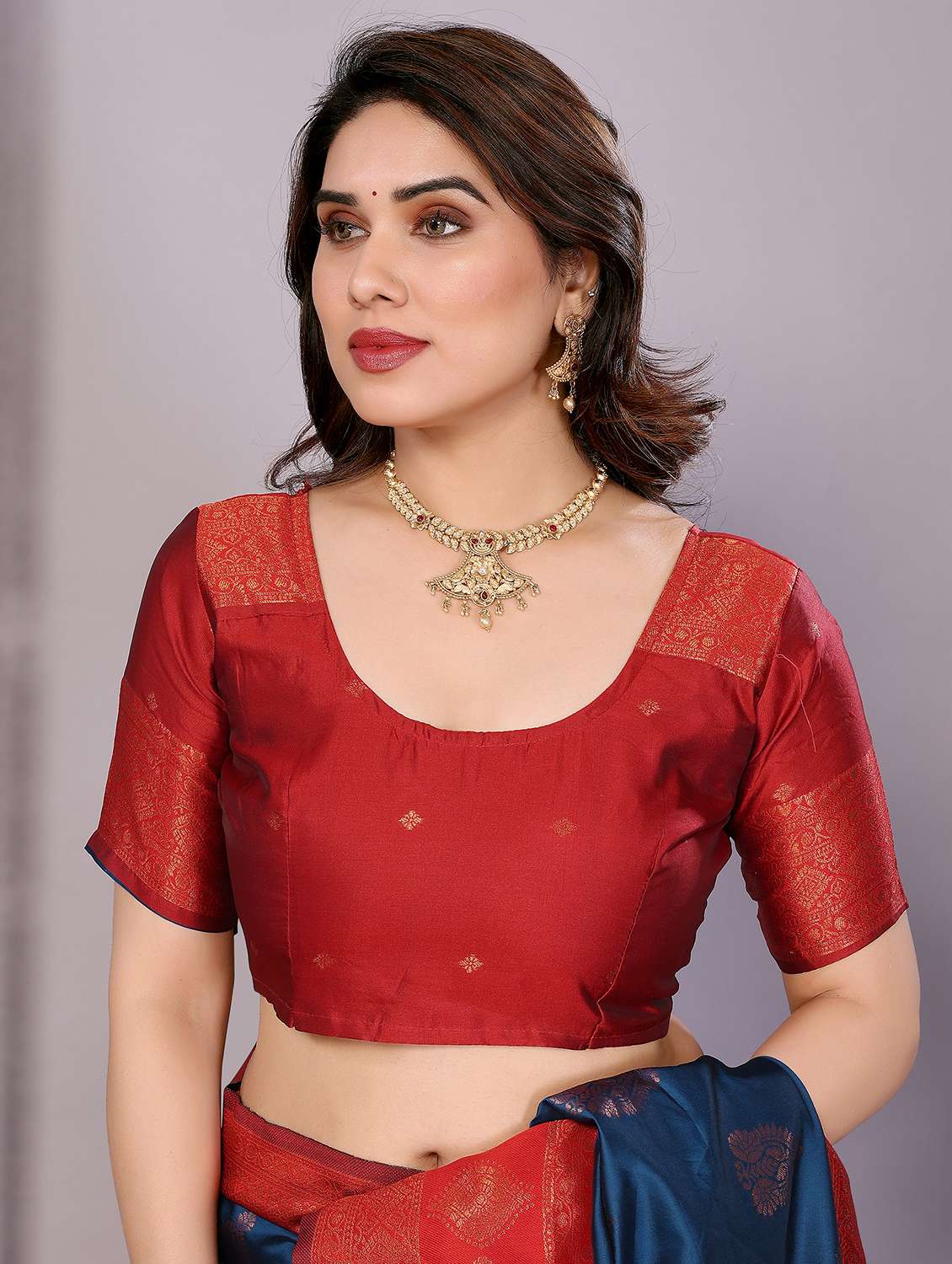 women self design banarasi saree with blouse - 22562850 -  Standard Image - 4