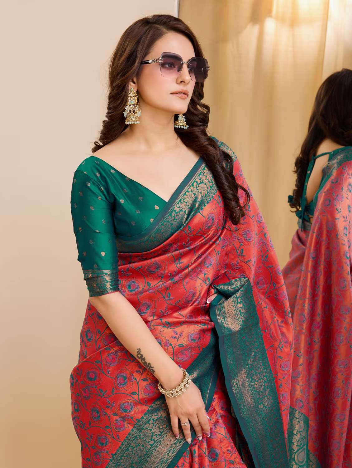 women self design banarasi saree with blouse - 22562865 -  Standard Image - 1