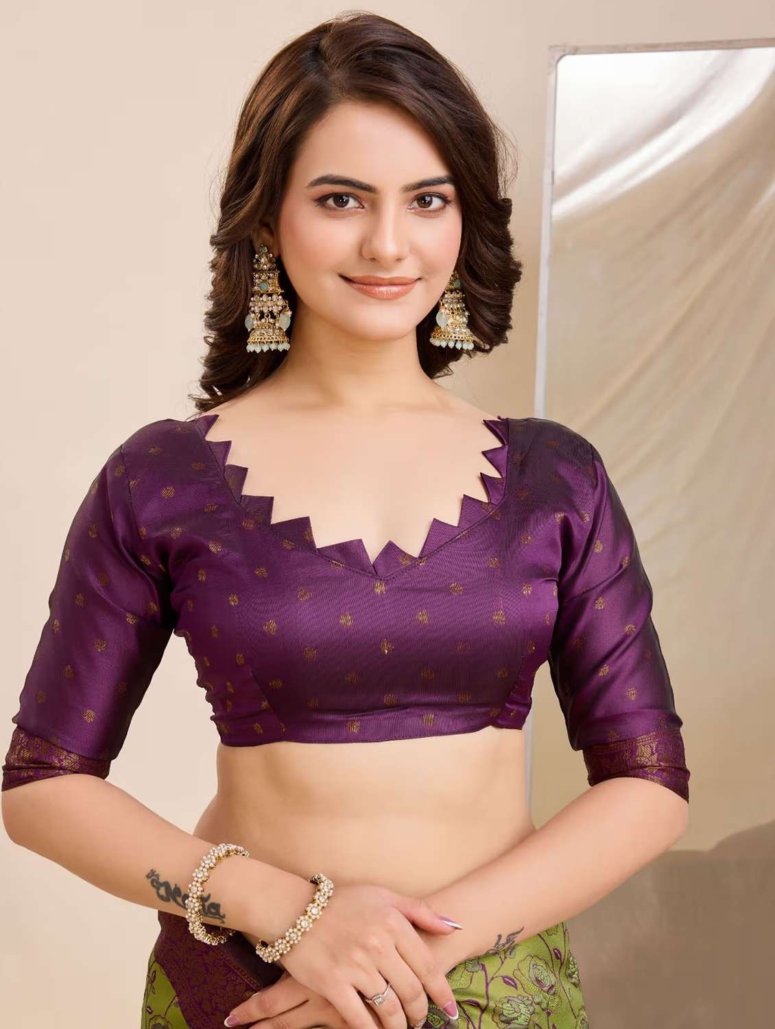 women self design banarasi saree with blouse - 22562866 -  Standard Image - 4