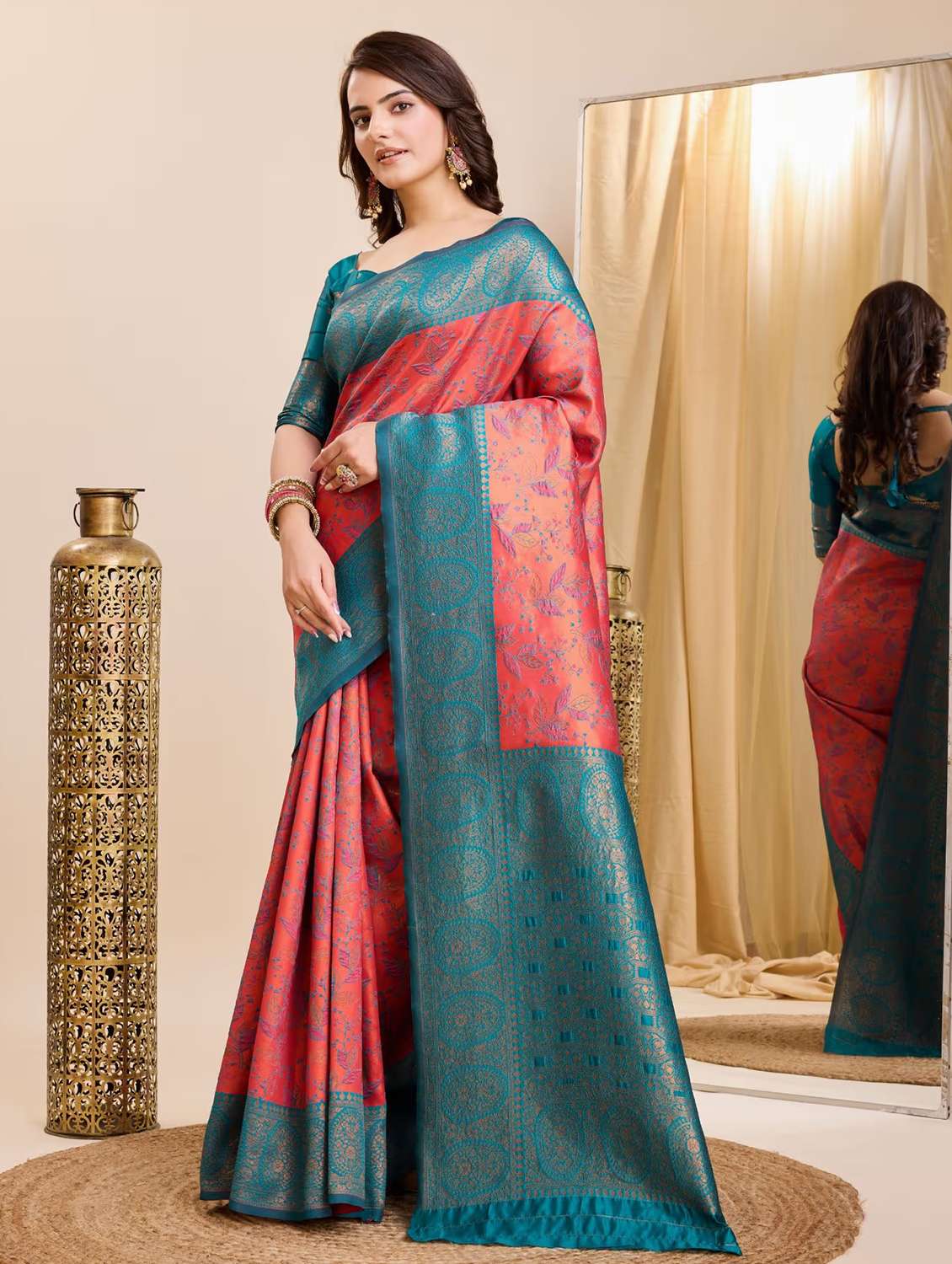 Women Self Design Banarasi Saree With Blouse - 22562870 -  Standard Image - 1