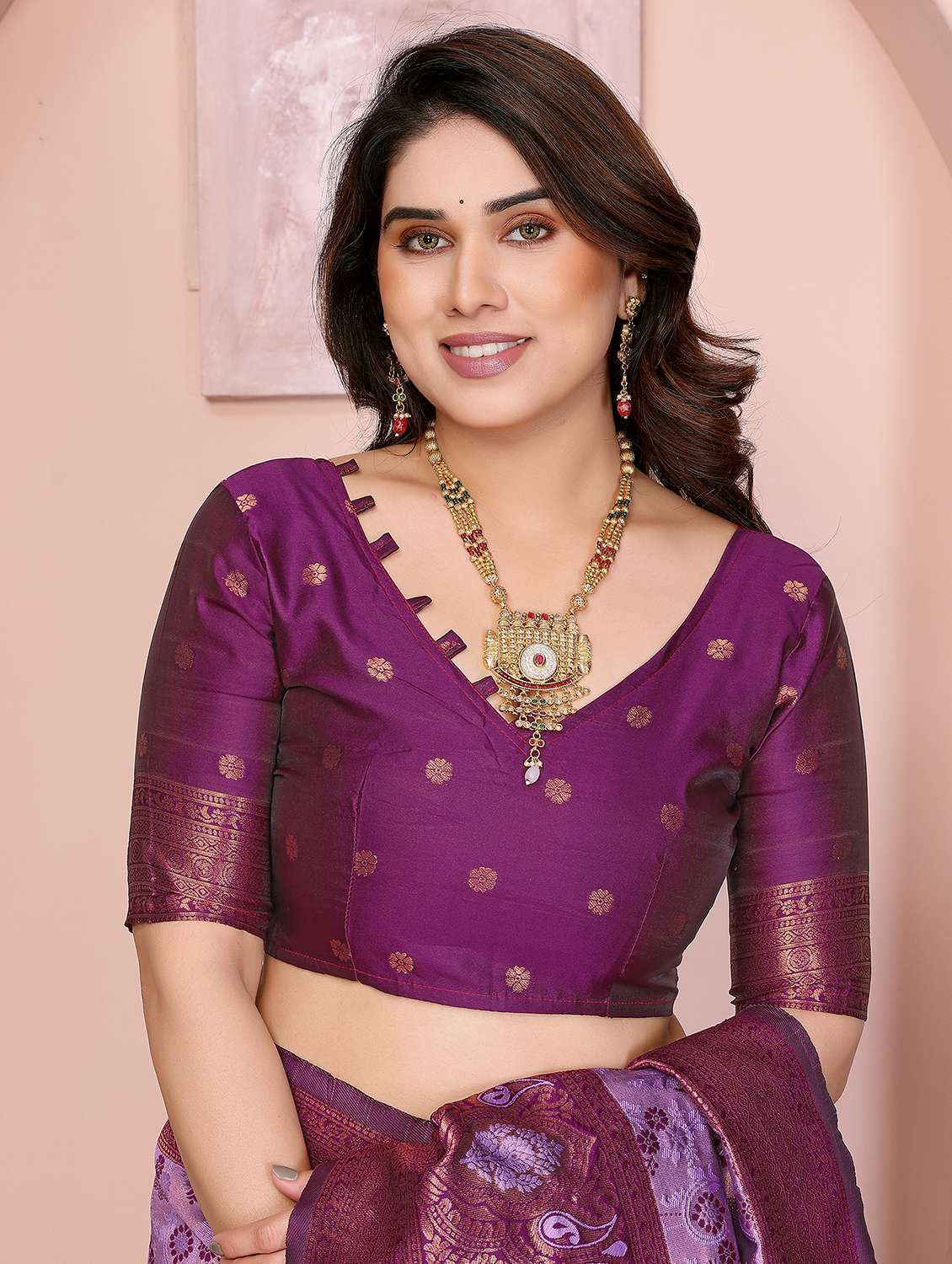 Women Self Design Banarasi Saree With Blouse - 22562877 -  Standard Image - 4