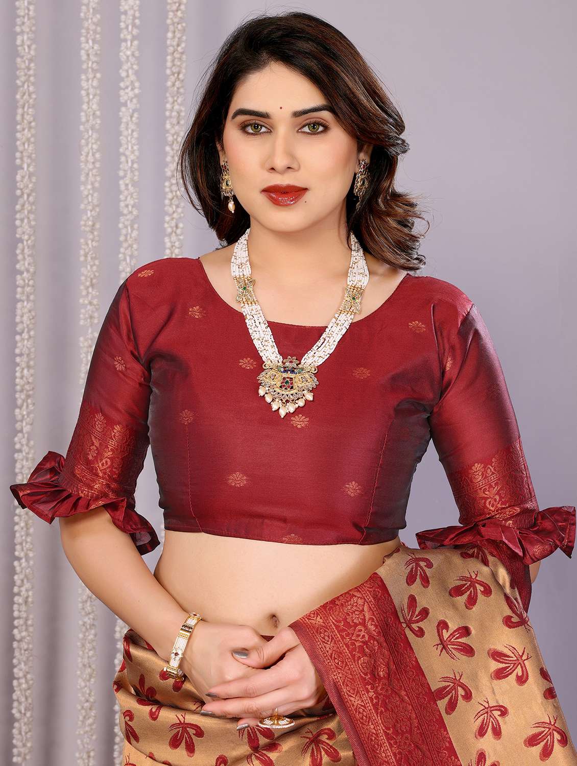 women self design banarasi saree with blouse - 22562897 -  Standard Image - 4