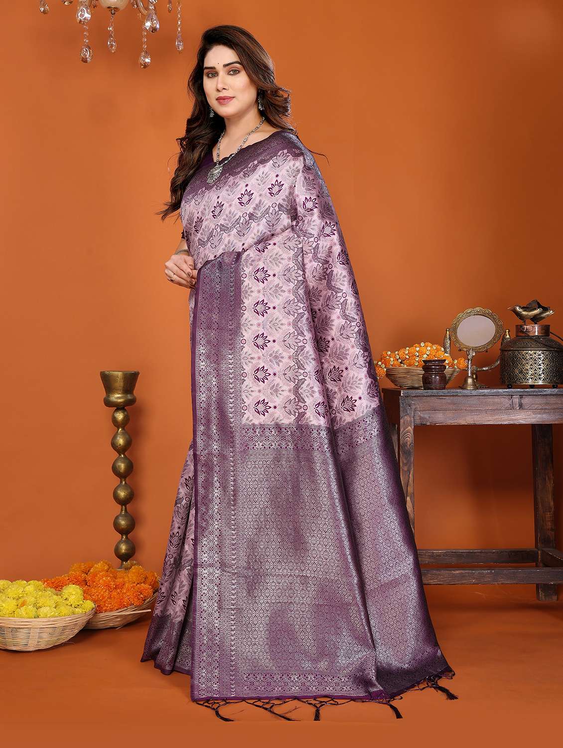 women self design banarasi saree with blouse - 22562928 -  Standard Image - 1