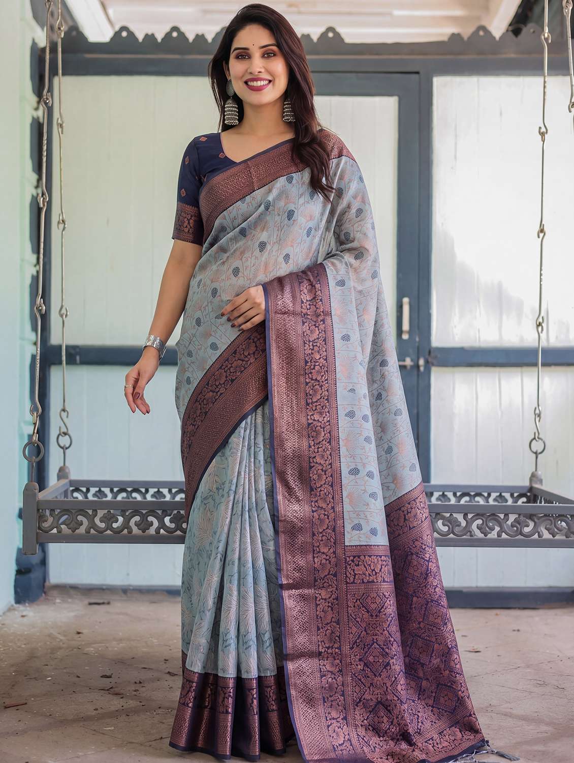 women self design banarasi saree with blouse - 22562936 -  Standard Image - 1