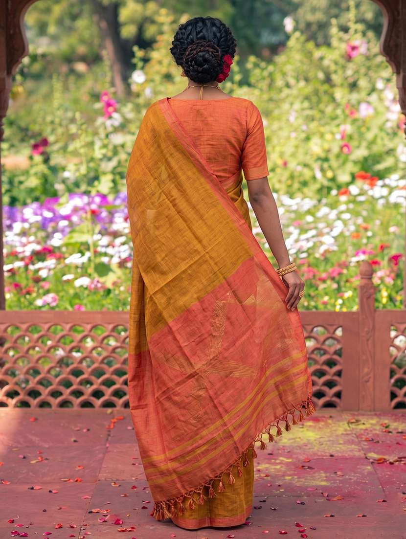 Women Solid With Bordered Saree With Blouse - 22565018 -  Standard Image - 1