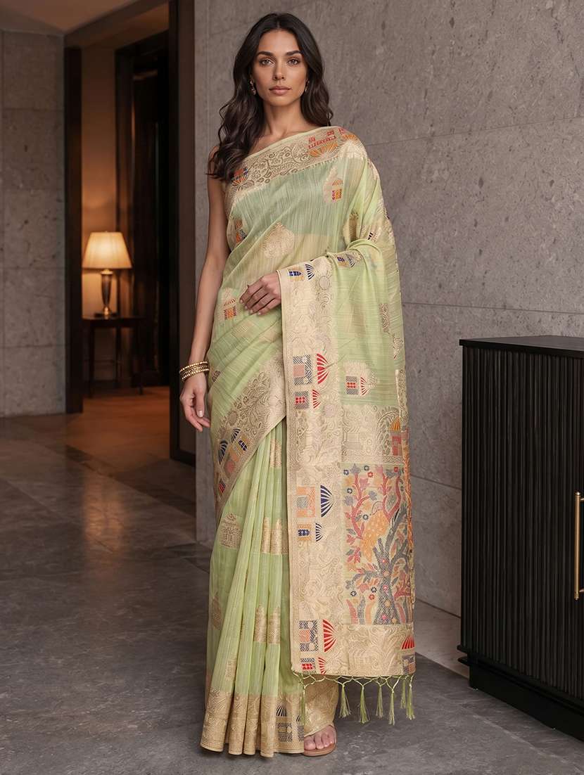 women self design banarasi saree with blouse